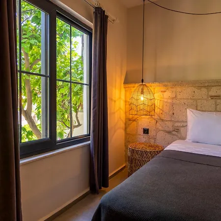 Hotel Artotel *