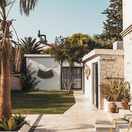 Отель Artotel Алачати